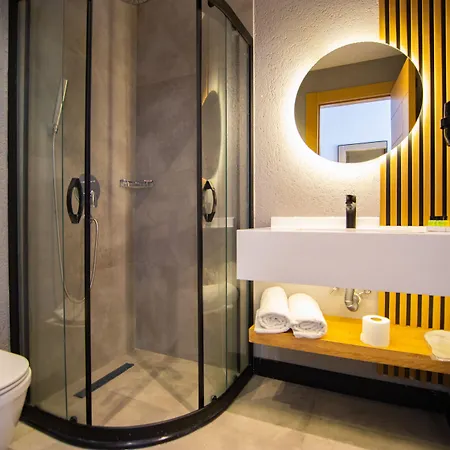 Asterina Lägenhetshotell 4*